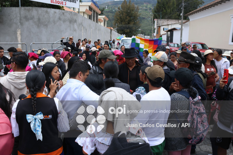 IMBABURA-PARO NACIONAL-DETENIDOS-DIESEL-OTAVALO-CUARTEL DE POLICIA