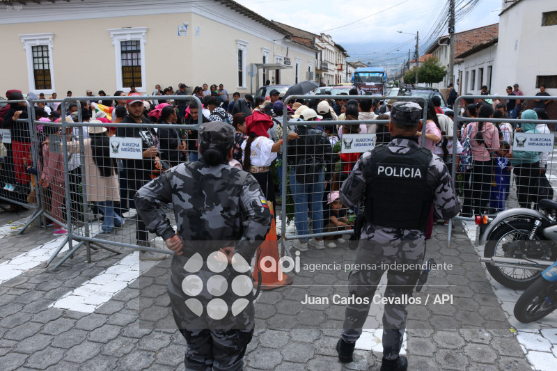 IMBABURA-PARO NACIONAL-DETENIDOS-DIESEL-OTAVALO-CUARTEL DE POLICIA