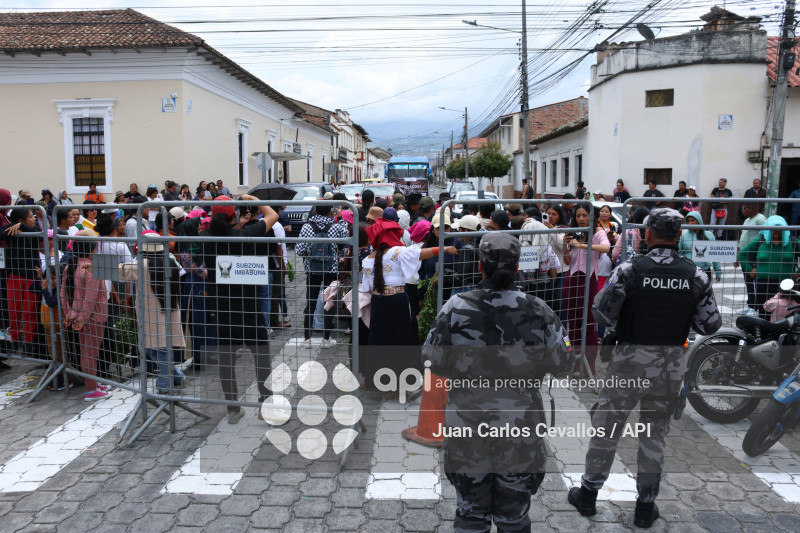 IMBABURA-PARO NACIONAL-DETENIDOS-DIESEL-OTAVALO-CUARTEL DE POLICIA