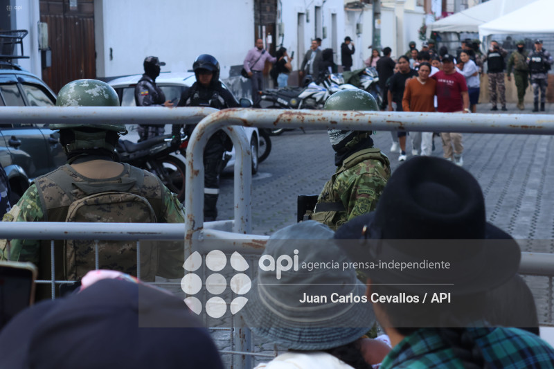 IMBABURA-PARO NACIONAL-DETENIDOS-DIESEL-OTAVALO-CUARTEL DE POLICIA