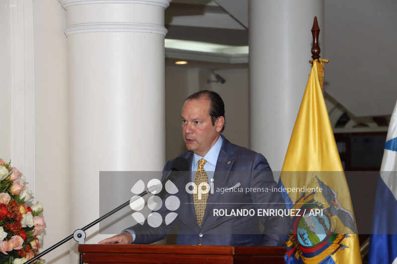 CONSULTAS POLITICAS ECUADOR Y PANAMA