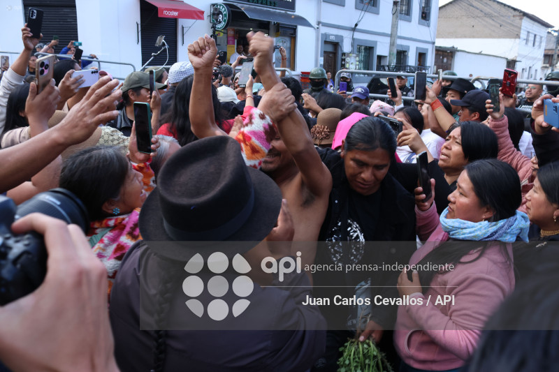 IMBABURA-PARO NACIONAL-DETENIDOS-DIESEL-OTAVALO-CUARTEL DE POLICIA