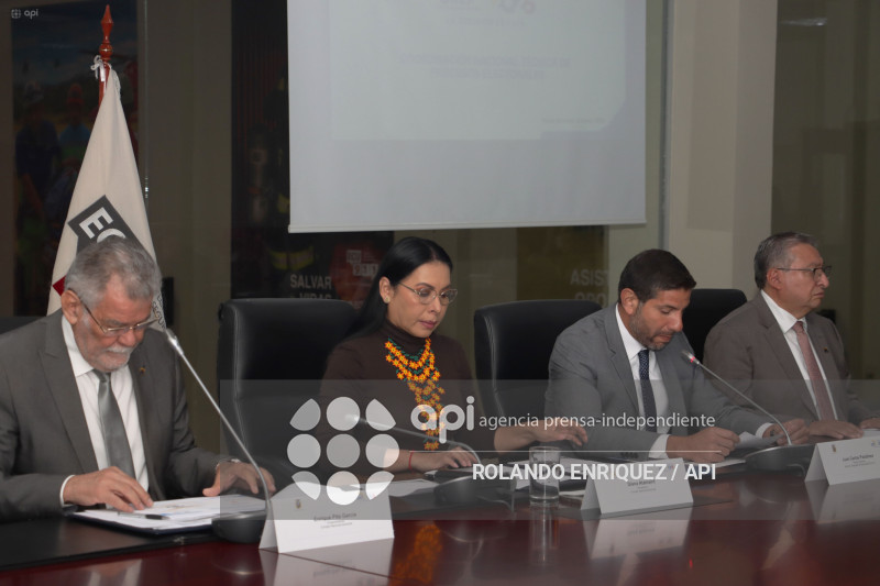 CNE INSTALACION MES ADE SEGURIDAD REFERENDUM