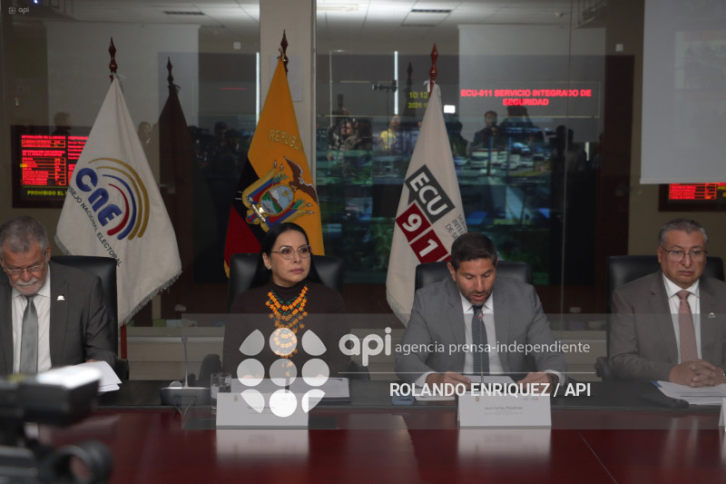 CNE INSTALACION MES ADE SEGURIDAD REFERENDUM