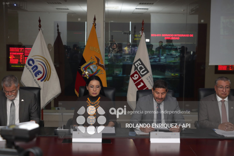 CNE INSTALACION MES ADE SEGURIDAD REFERENDUM