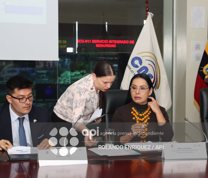 CNE INSTALACION MES ADE SEGURIDAD REFERENDUM