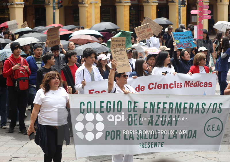 CUENCA-MARCHA-SOS-HOSPITAL VICENTE CORRAL MOSCOSO