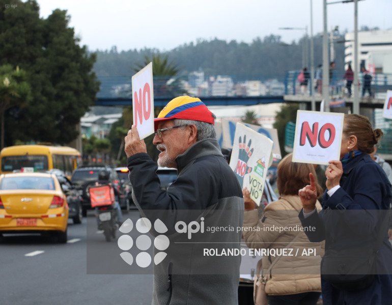 PLANTON A FAVOR DEL NO EN LA CONSULTA POPULAR