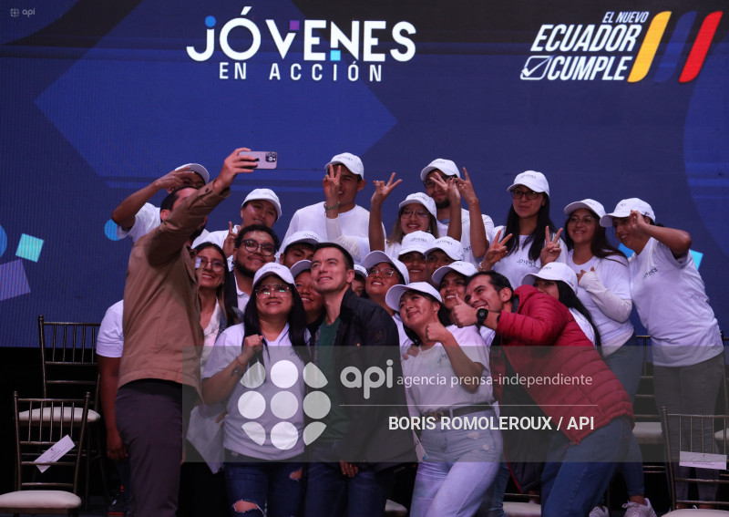 CUENCA-PRESIDENTE DANIEL NOBOA-JOVENES EN ACCION