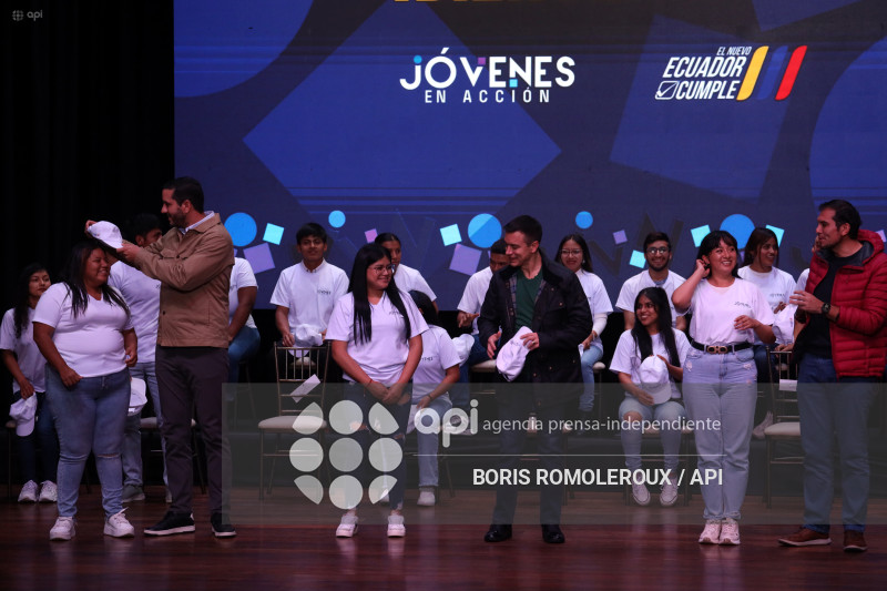 CUENCA-PRESIDENTE DANIEL NOBOA-JOVENES EN ACCION