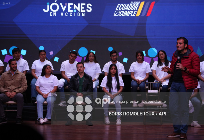 CUENCA-PRESIDENTE DANIEL NOBOA-JOVENES EN ACCION