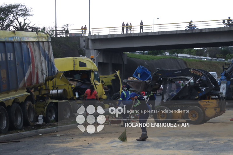 LIMPIEZA ACCIDENTE RUTA VIVA