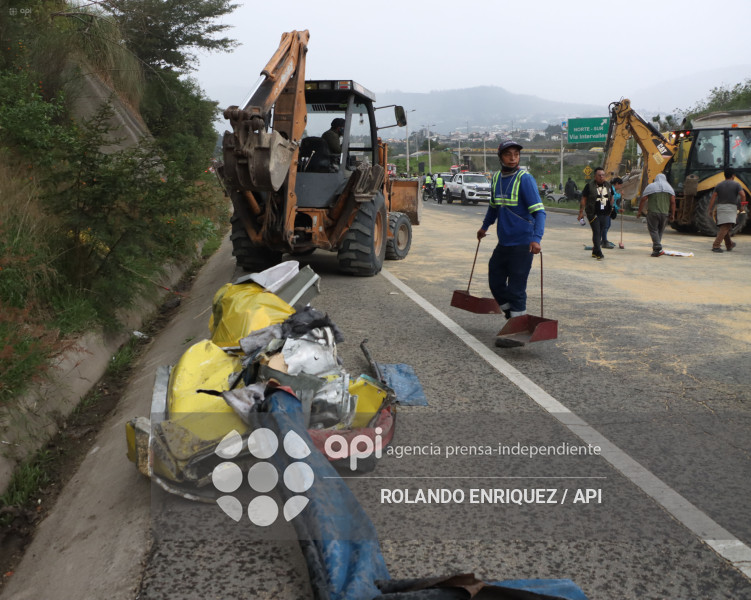 LIMPIEZA ACCIDENTE RUTA VIVA