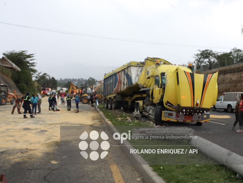 LIMPIEZA ACCIDENTE RUTA VIVA