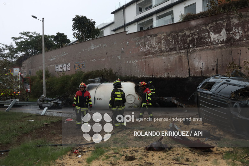 LIMPIEZA ACCIDENTE RUTA VIVA