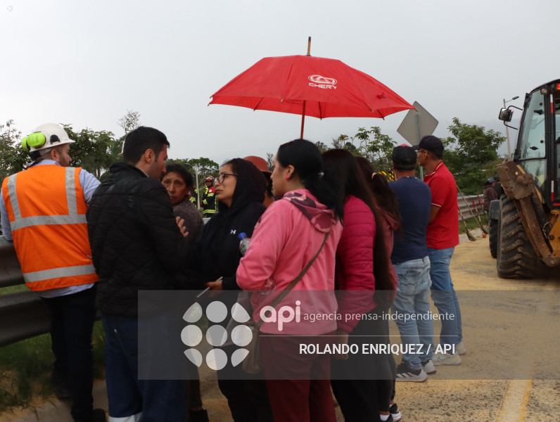 LIMPIEZA ACCIDENTE RUTA VIVA