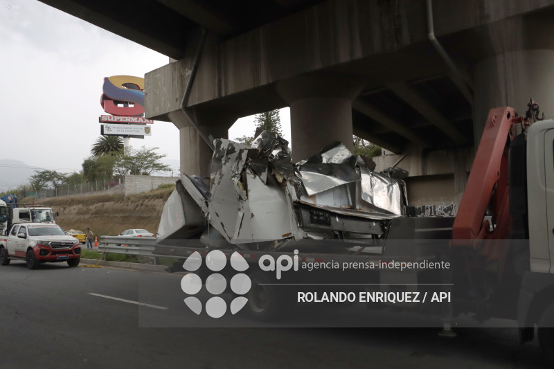 LIMPIEZA ACCIDENTE RUTA VIVA