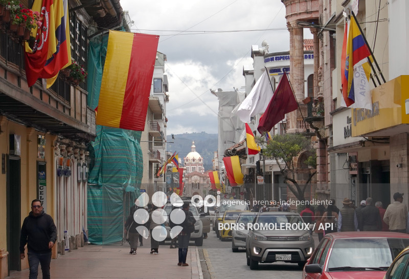 CUENCA-EMBANDERAMIENTO-FIESTAS INDEPENDENCIA
