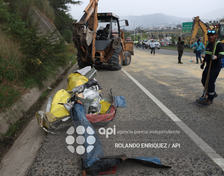 LIMPIEZA ACCIDENTE RUTA VIVA