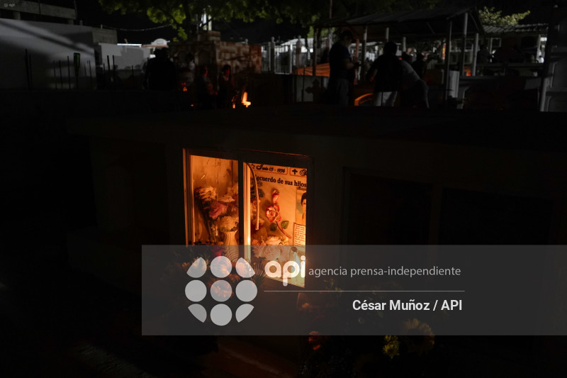 DIA DE DIFUNTOS NOCHE