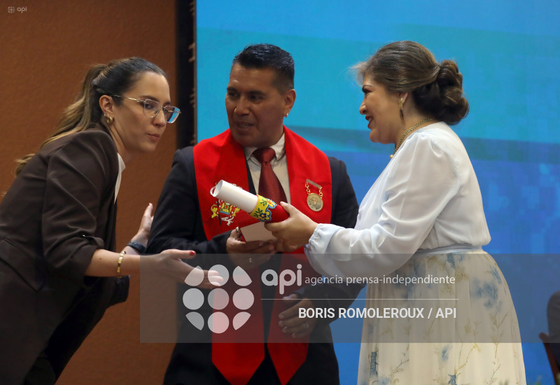 CUENCA-SESION-SOLEMNE-205 AÑOS INDEPENDENCIA