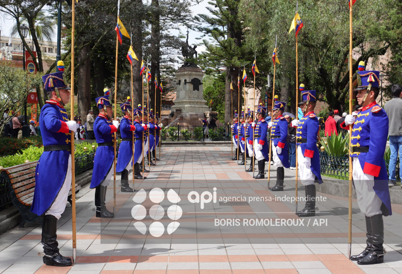 CUENCA-OFRENDAS FLORALES-INDEPENDENCIA 205
