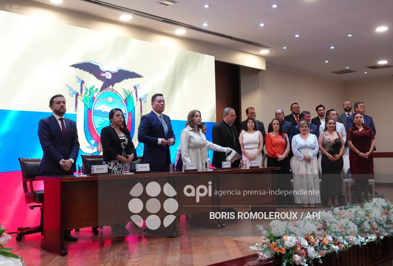 CUENCA-SESION-SOLEMNE-205 AÑOS INDEPENDENCIA