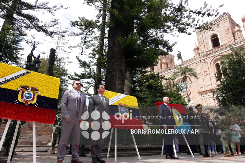 CUENCA-OFRENDAS FLORALES-INDEPENDENCIA 205