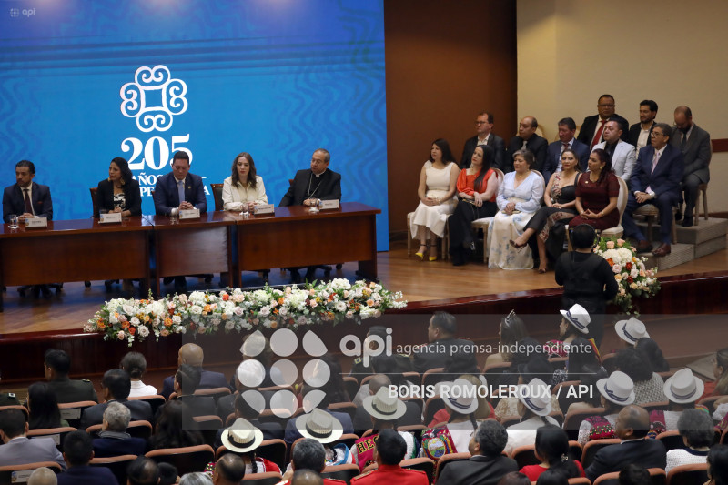 CUENCA-SESION-SOLEMNE-205 AÑOS INDEPENDENCIA