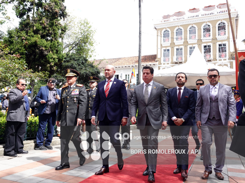 CUENCA-OFRENDAS FLORALES-INDEPENDENCIA 205