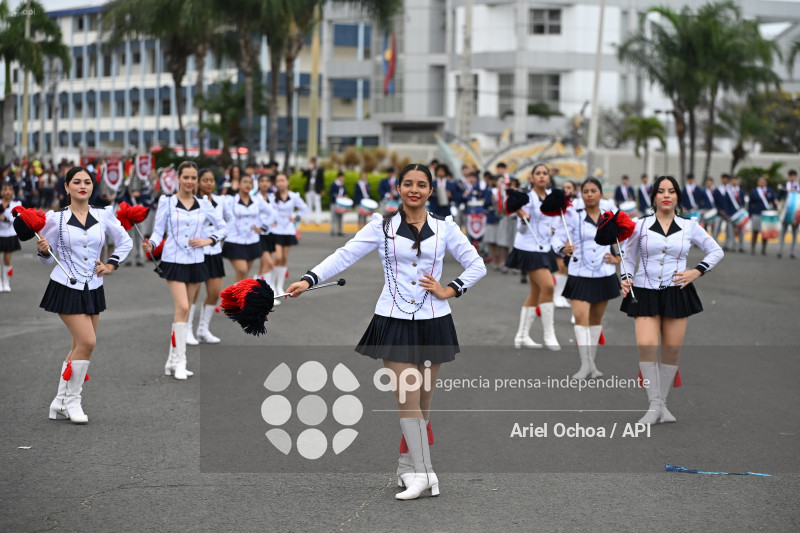 MANTA-DESFILE-CÍVICO