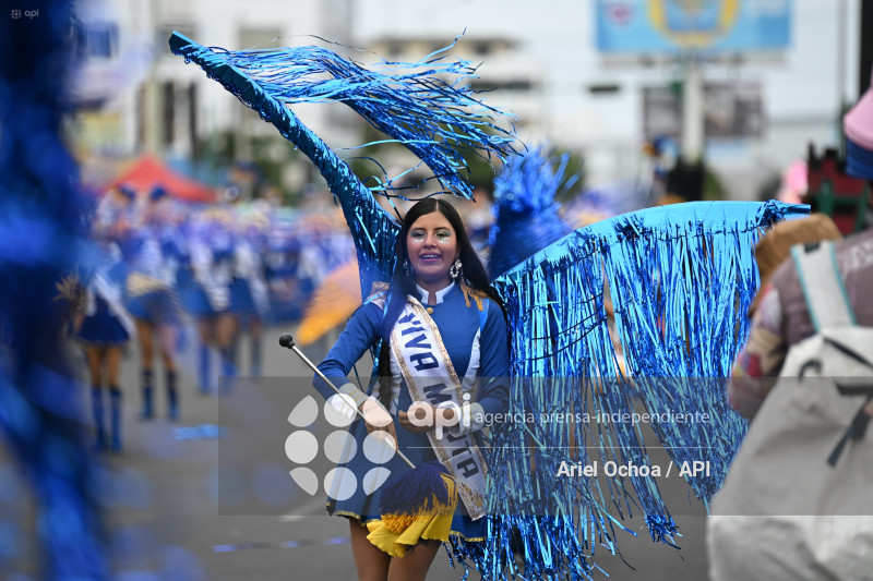 MANTA-DESFILE-CÍVICO