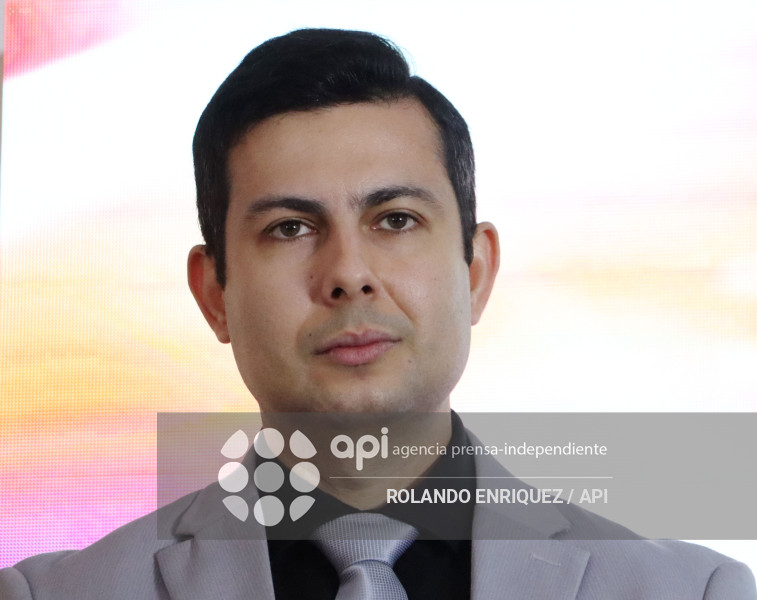 INFORME CONTRATOS CON OPERADORAS MOVILES PRIVADAS