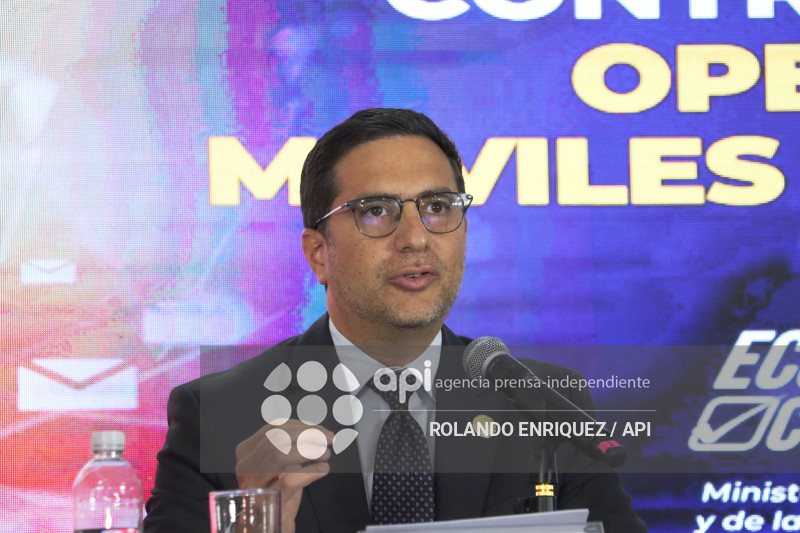 INFORME CONTRATOS CON OPERADORAS MOVILES PRIVADAS