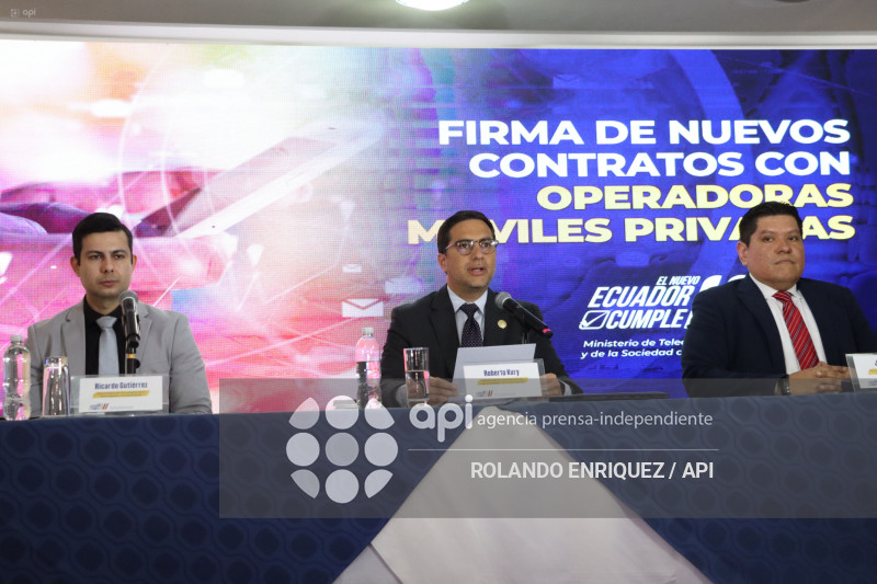 INFORME CONTRATOS CON OPERADORAS MOVILES PRIVADAS