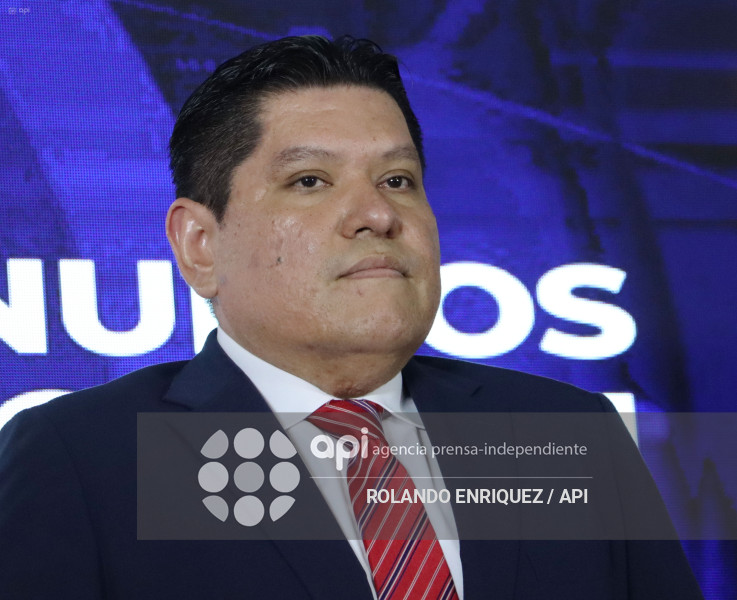 INFORME CONTRATOS CON OPERADORAS MOVILES PRIVADAS