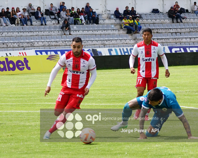 FBL LIGA ECUABET TECNICO VINO TINTO