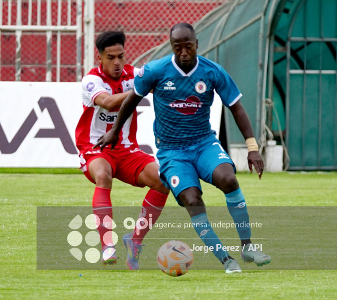 FBL LIGA ECUABET TECNICO VINO TINTO