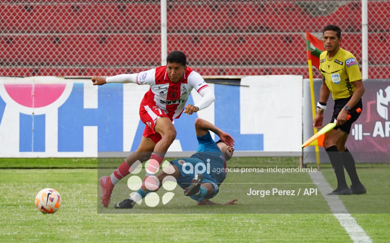 FBL LIGA ECUABET TECNICO VINO TINTO