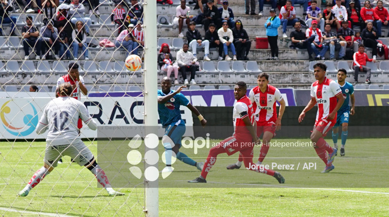 FBL LIGA ECUABET TECNICO VINO TINTO