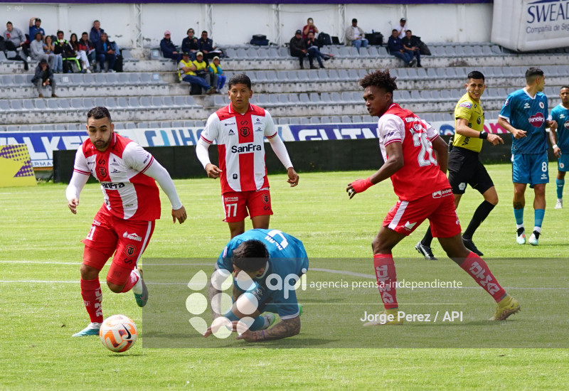 FBL LIGA ECUABET TECNICO VINO TINTO