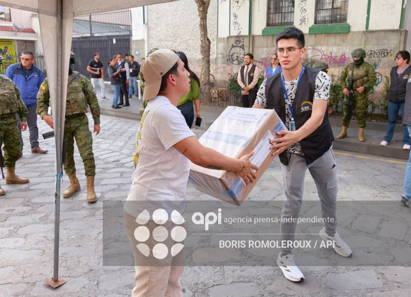 CUENCA-MATERIAL ELECTORAL-CONSULTA POPULAR