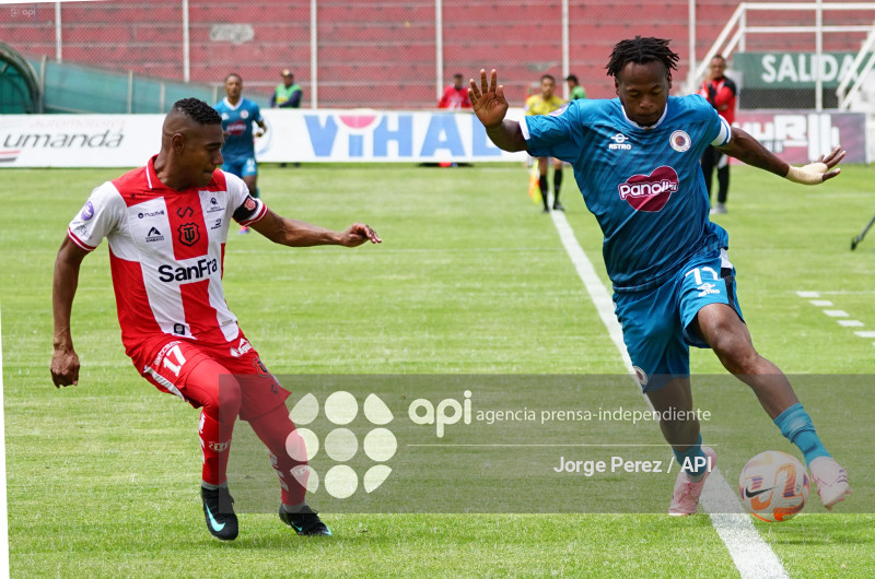 FBL LIGA ECUABET TECNICO VINO TINTO