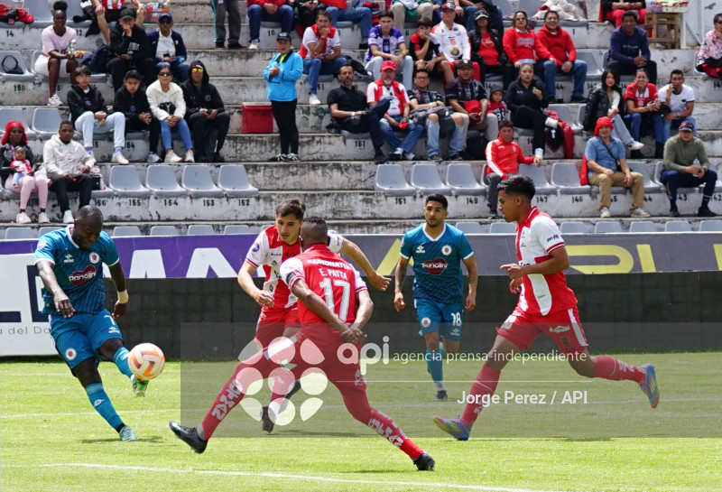 FBL LIGA ECUABET TECNICO VINO TINTO