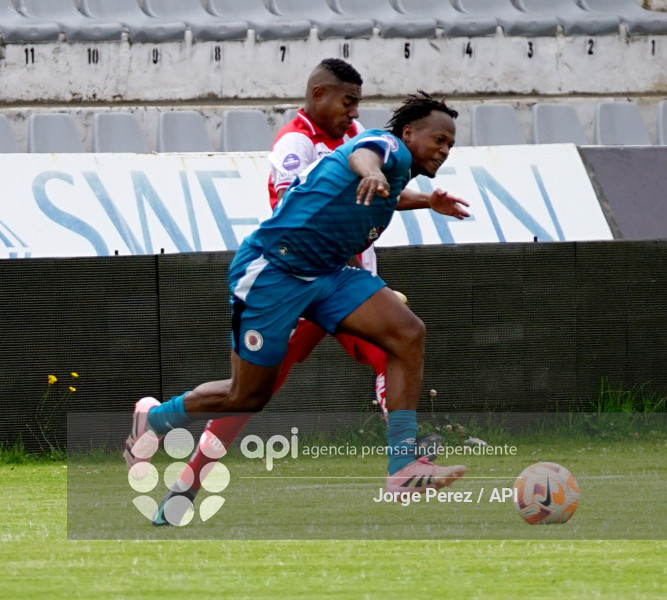 FBL LIGA ECUABET TECNICO VINO TINTO