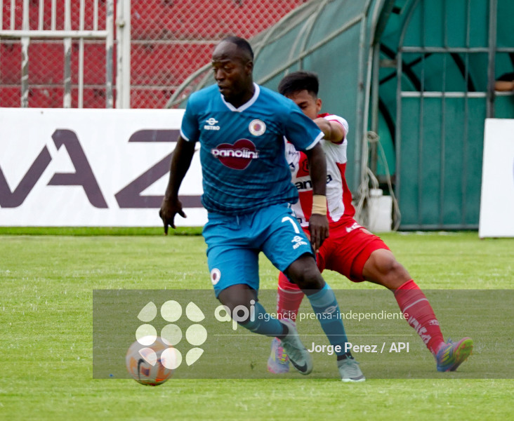 FBL LIGA ECUABET TECNICO VINO TINTO