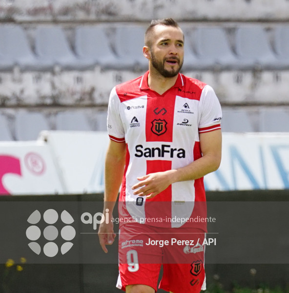 FBL LIGA ECUABET TECNICO VINO TINTO