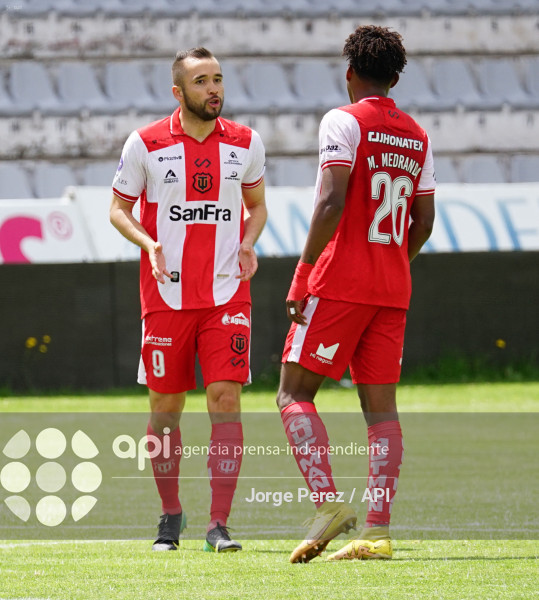 FBL LIGA ECUABET TECNICO VINO TINTO