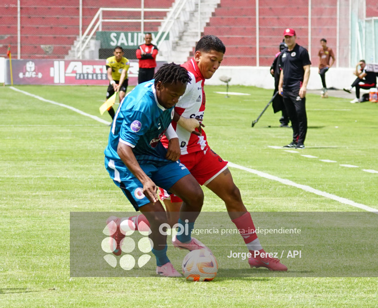 FBL LIGA ECUABET TECNICO VINO TINTO