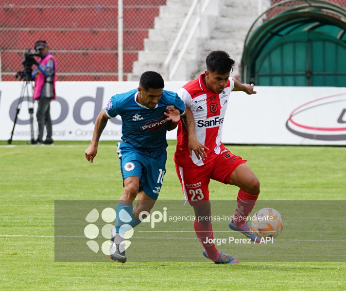 FBL LIGA ECUABET TECNICO VINO TINTO